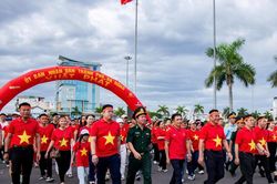 Đà Nẵng hưởng ứng chương trình đi bộ 'Cùng Việt Nam tiến bước'