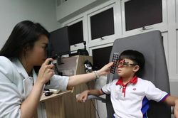 Các quốc gia triển khai chiến lược đối phó bệnh cận thị ở trẻ em