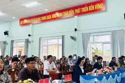 Đảng ủy xã Ia Krái trao Huy hiệu Đảng đợt 2-9
