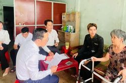 Hoài Ân hỗ trợ thủ tục hành chính cho học sinh, sinh viên dịp lễ Quốc khánh 2-9