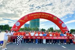 Hơn 3.000 người hưởng ứng chương trình “Cùng Việt Nam tiến bước”