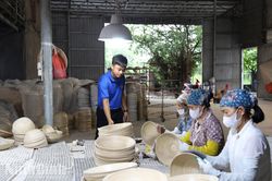 Người trẻ giữ nghề truyền thống