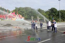 Hơn 1.000 người trải nghiệm kỹ năng chữa cháy, cứu nạn, cứu hộ