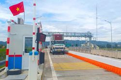 Xe tăng hơn 57%, cao tốc Bắc - Nam vẫn thông suốt nhờ ETC, ITS