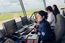 Cao điểm 2/9: Làm gì để máy bay không phải 'xếp hàng' trên trời?