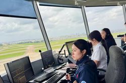 Tăng cường biện pháp tránh 'ùn tắc' trên không trong kỳ nghỉ lễ