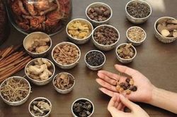 Những biến chứng đáng tiếc khi tự ý dùng thuốc Đông y