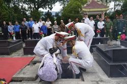 Tổ chức lễ truy điệu v&agrave; an t&aacute;ng h&agrave;i cốt liệt sĩ Ho&agrave;ng Quang Điện