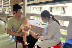 Bé 2 tuổi bị tay chân miệng thoát 'cửa tử', bác sĩ cảnh báo biến chứng nguy hiểm