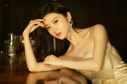 'Đệ nhất mỹ nhân Bắc Kinh' lao đao vì vụ kiện hơn 110 tỷ đồng là ai?