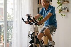 Người mắc COPD nên tập luyện như thế nào để cải thiện chức năng hô hấp?