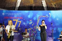 Nhịp Jazz hiện đại hòa cùng thanh âm quen thuộc về Hà Nội bên hồ Gươm