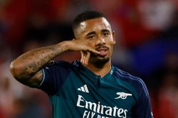 Gabriel Jesus tới Barcelona