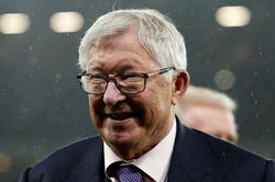 Hình ảnh đáng lo của Sir Alex Ferguson