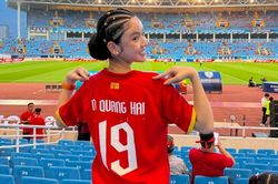 Vợ Quang Hải xuất hiện với kiểu tóc mới lạ