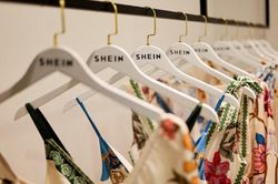 Shein đặt cược vào chuỗi cung ứng Trung Quốc sau khi lên sàn