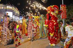 Rộn ràng 'Vũ điệu đường phố' tại Festival Dân vũ Quốc tế Điện Biên 2026