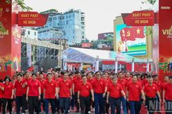 Cùng vững bước, tiến vào kỷ nguyên tươi sáng