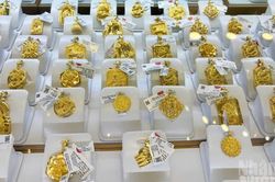Giá vàng thế giới ngày 31/8 tiếp đà sụt giảm sau đợt tăng giá kéo dài