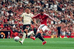 Man United thắng đậm, Real Madrid toàn thắng, Napoli bất ngờ gục ngã
