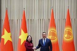Phó Chủ tịch nước Võ Thị Ánh Xuân gặp Tổng thống Kyrgyzstan Sadyr Japarov