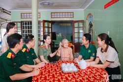 Phối hợp đẩy mạnh học tập, thực hành theo gương Bác