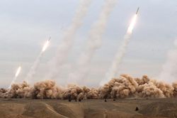 Iran phóng tên lửa tấn công các căn cứ của Mỹ tại Jordan và UAE