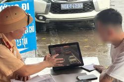 Cục Cảnh sát giao thông: Chỉ xử phạt những tài xế cố tình 'bám đuôi' trên cao tốc