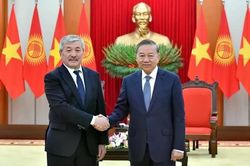 Lãnh đạo cấp cao Việt Nam gửi điện mừng Quốc khánh Cộng hoà Kyrgyzstan