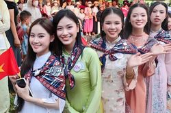 Trọn vẹn một ngày khám phá Thăng Long - Kinh Bắc trên Chuyến tàu Độc lập 5 cửa ô