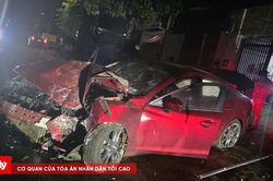 Đắk Lắk: Ô tô húc vào 2 nhà dân lúc rạng sáng