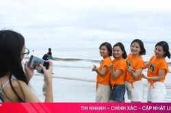 Thời tiết không thuận lợi, nhiều điểm đến ở Hà Tĩnh vẫn 'hút khách'