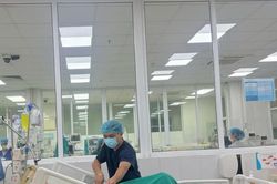 Bé gái 14 tuổi suy đa tạng, phải thở máy và lọc máu vì mắc sốt mò