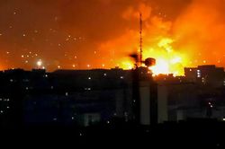 Mỹ ném bom đảo Larak của Iran; Tehran cảnh báo về đòn đáp trả 'tàn khốc'