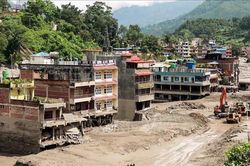 Trung Quốc gửi viện trợ khẩn cấp và cử chuyên gia cứu hộ tới Nepal