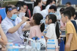 Hà Nội khẩn trương khám sức khỏe, số hóa dữ liệu y tế học đường