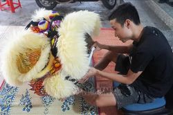 Gìn giữ giá trị văn hóa dân gian từ nghề làm đầu lân mùa Trung thu ở Cố đô