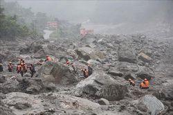 Chạy đua giải cứu 900 người có thể vẫn mắc kẹt trong các hầm thủy điện Nepal