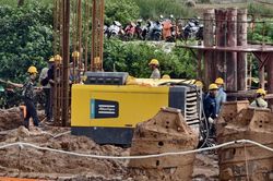 Nhộn nhịp trên công trường đường sắt cao tốc Hà Nội - Quảng Ninh dịp Quốc khánh