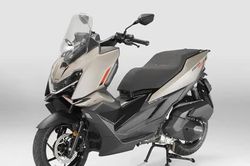 Xe tay ga 169cc, phanh ABS 2 kênh, TCS, giá gần 46 triệu đồng