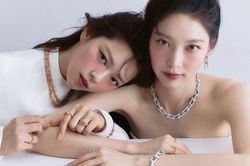 Gong Seung Yeon và Jeongyeon lần đầu chụp ảnh chung sau khi ra mắt