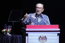 Thủ tướng Malaysia công bố 6 biện pháp cấp bách hạ nhiệt chi phí sinh hoạt cho người dân.
