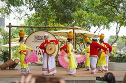 Thưởng thức vũ điệu Champa bên sông Hàn
