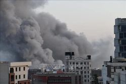 Mỹ không kích đảo Larak, Iran đáp trả nhằm vào các căn cứ Mỹ