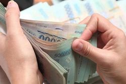 Chậm trả lương có thể bị phạt 100 triệu đồng và phải trả lãi