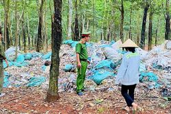 Đồng Nai: Phát hiện gần 10 tấn chất thải đổ trái phép trong rừng cao su