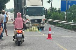 Ninh Bình: Người phụ nữ đi xe đạp điện tử vong sau va chạm với xe tải