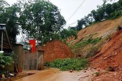 Đường quốc lộ đã thông suốt, đường tỉnh còn nghẽn cục bộ sau mưa bão