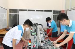 Vì sao người lao động và doanh nghiệp 'khó gặp nhau'?