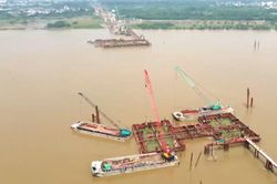Cầu Ngọc Hồi tăng tốc, phấn đấu hoàn thành trước APEC 2027